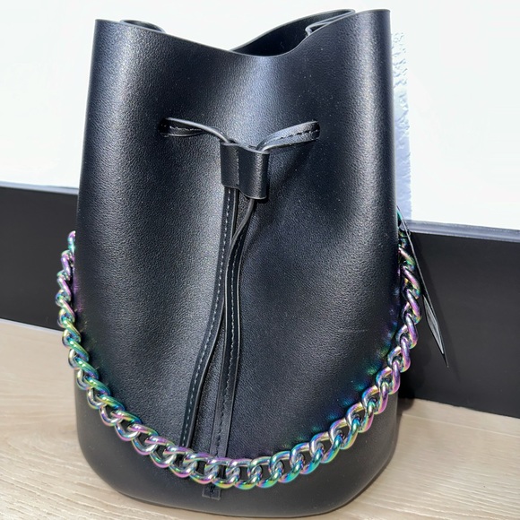 Forever 21 Black Bucket Bag, NWT - Picture 1 of 7